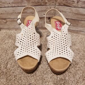 POP memory foam white crochet wedges